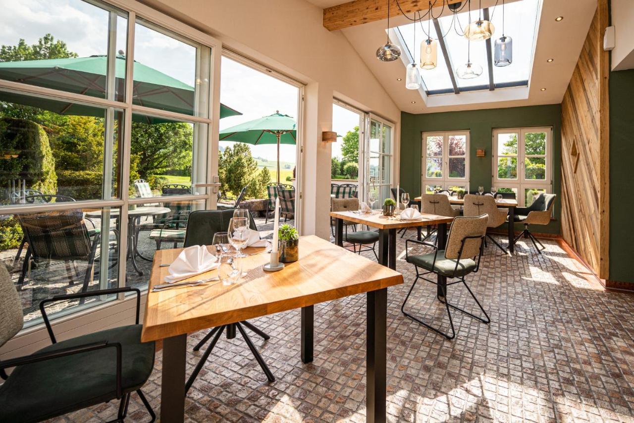 אוברשטאופן Hotel Johanneshof מראה חיצוני תמונה