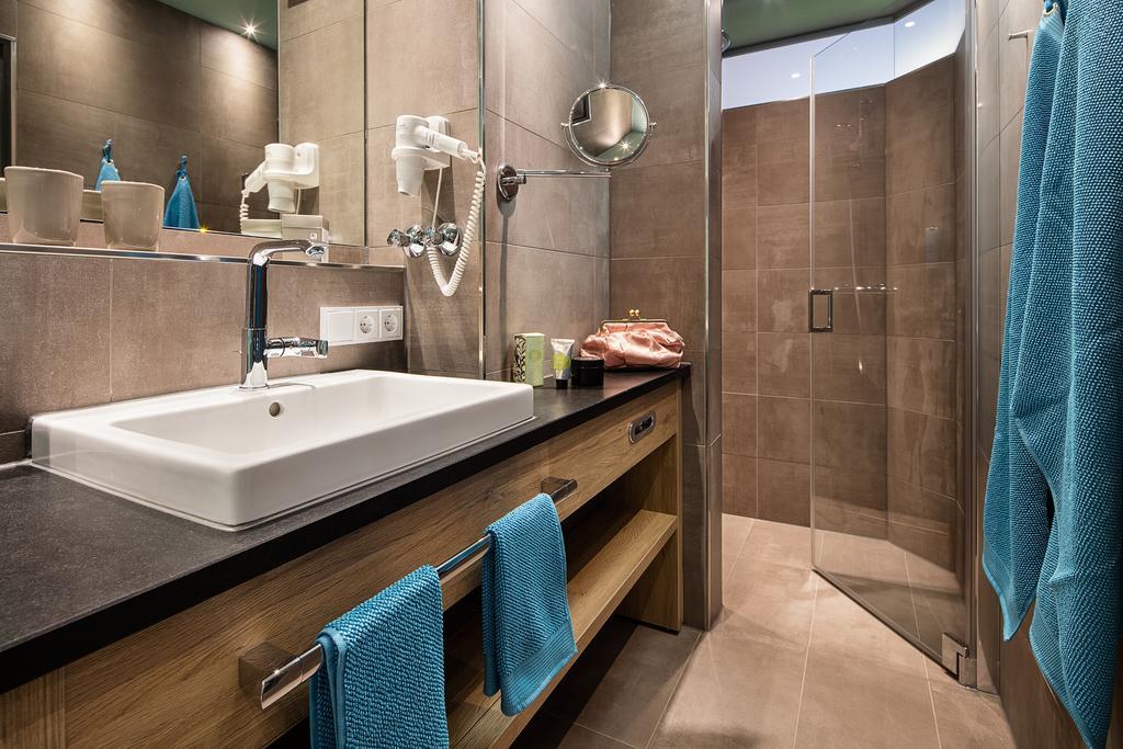אוברשטאופן Hotel Johanneshof מראה חיצוני תמונה